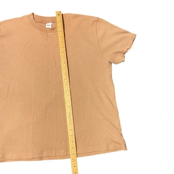 Aritzia TNA Waffle Knit Thermal Tee - Picture 6 of 8